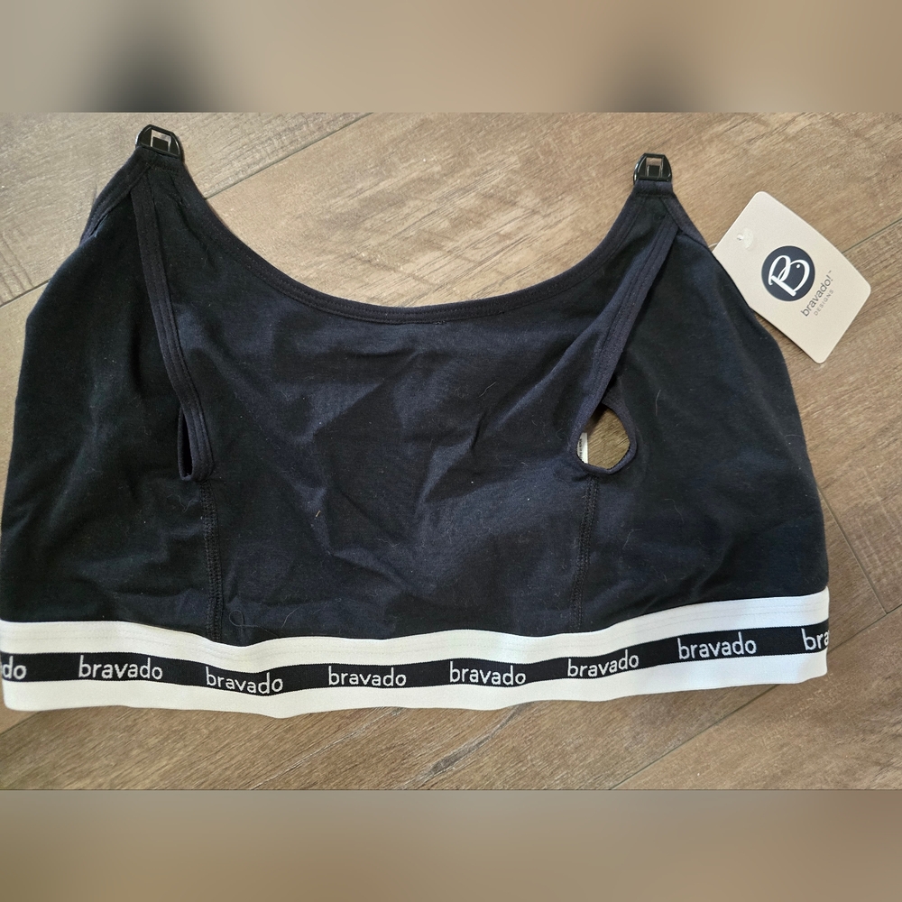 Clip in pumping bra